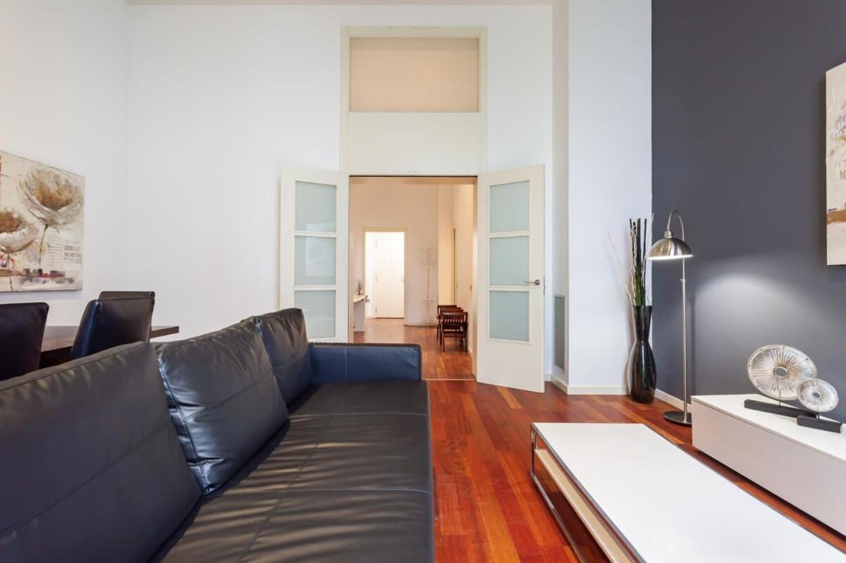 Apartment Placa Catalunya Incredible 3bedroom Duplex With Balcony Barcelona